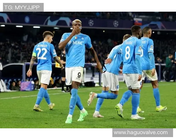 那不勒斯遭遇多方挑战，排名下滑引发球迷担忧